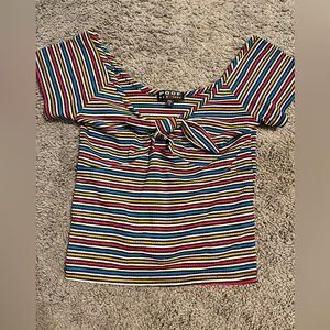Cute 90's vibe crop top
